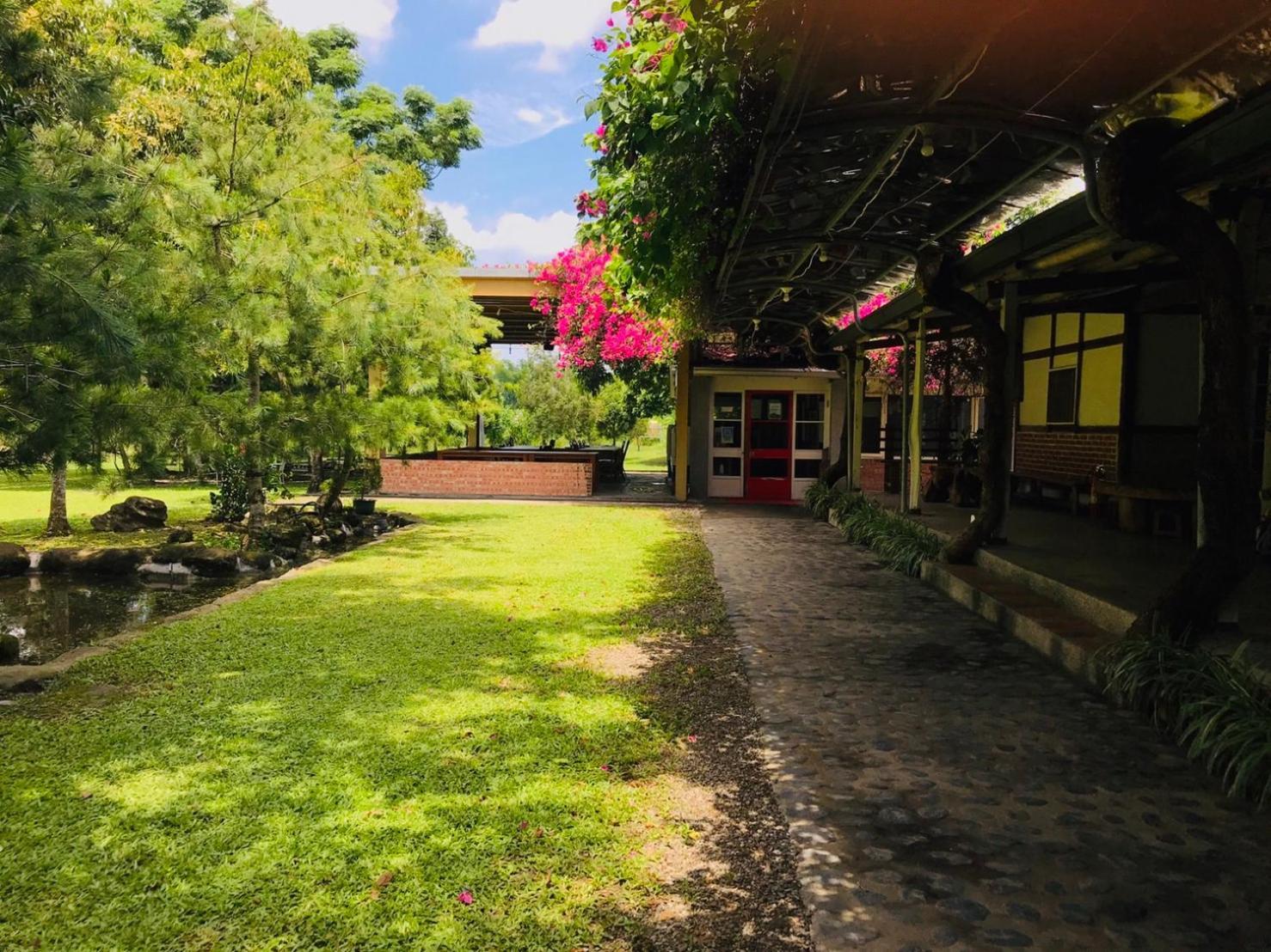 嘉義竹崎白樹腳驛棧萬坪生態包棟烤肉親子民宿 Fujin Exteriör bild